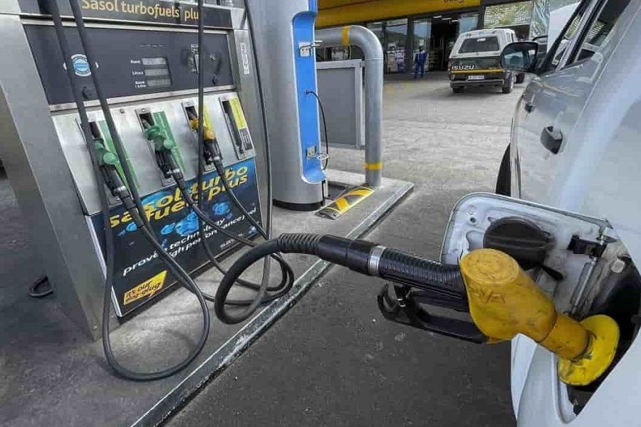 Caro benzina, i motivi veri e le prospettive per superare il momento difficile però non causato solo dalla guerra. caro benzina motivi